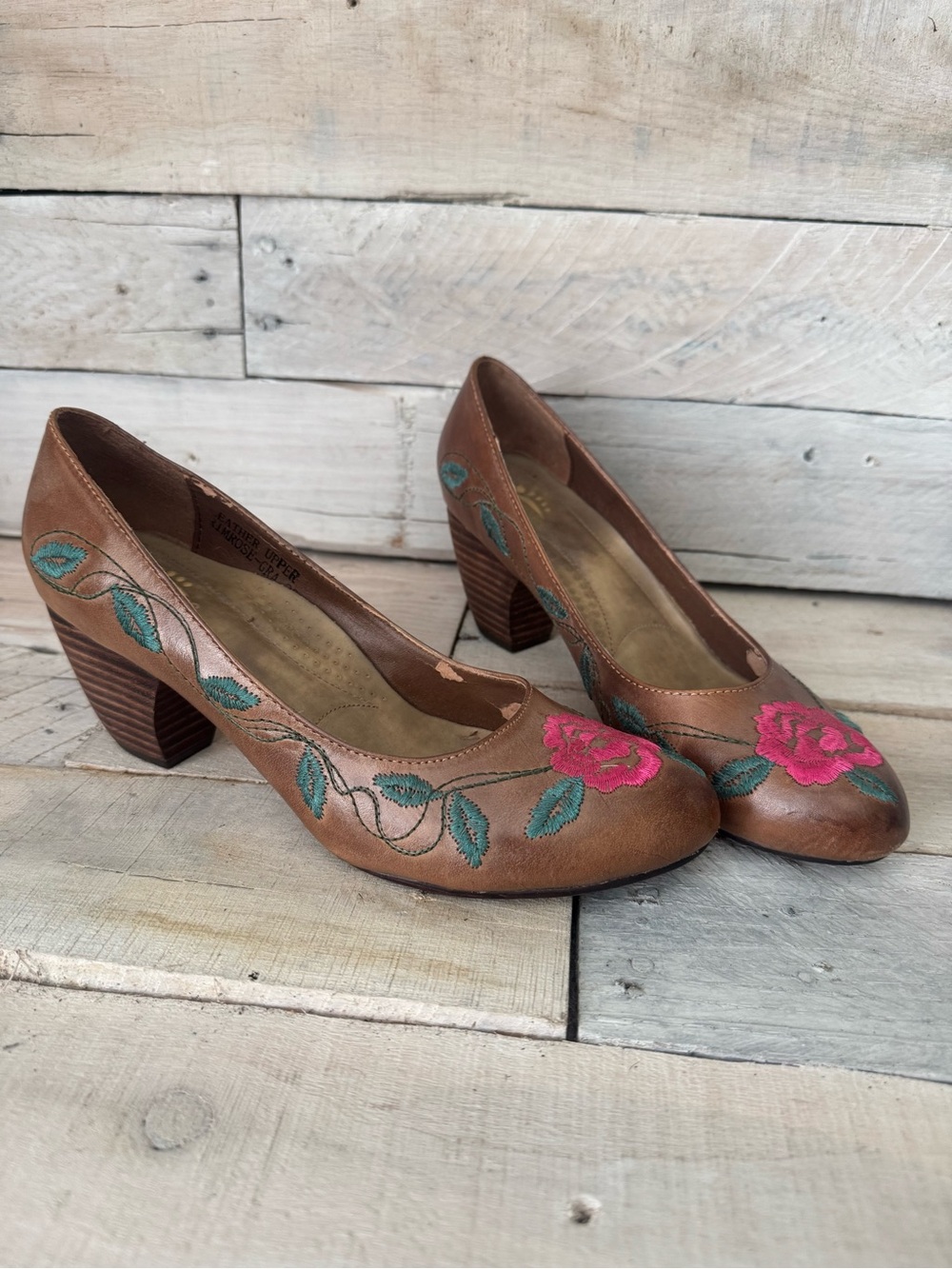 Spring Step Women’s Brown Leather Floral Embroidered Block Heel Pumps 7.5